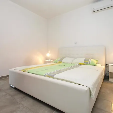 Apartment Fuer 4 Personen Ca 50 Qm In Medulin, Istrien Suedkueste Von Istrien *